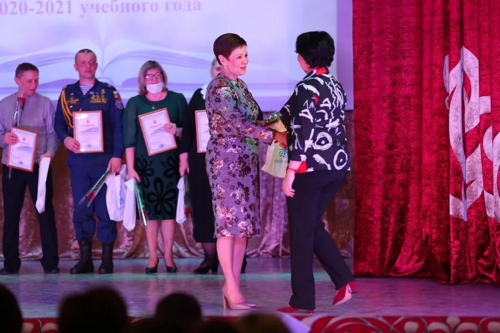 Глава города поздравил пятигорчан — победителей регионального этапа всероссийской олимпиады школьников